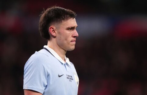 Curiosity: In the match between England and Uruguay, M. Ugarte received two yellow cards but was not sent off.