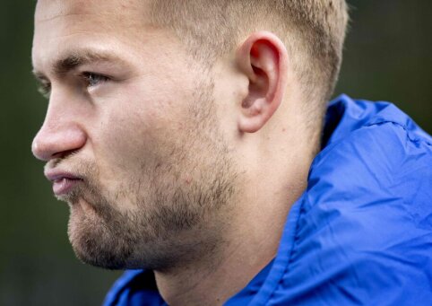 M. Carrick will not push for M. de Ligt's return.