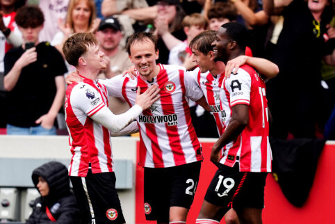 Brentford crushed the struggling West Ham team battling for survival.