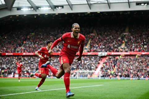 V. Van Dijk commented on Liverpool's ongoing training sessions.