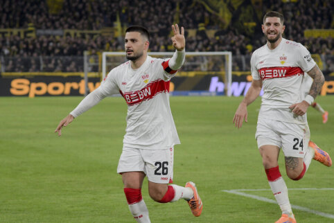 Stuttgart defeated Bayer team and approached the Champions League