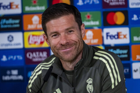 X. Alonso – open to Chelsea's offer