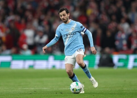 B. Silva has a firm response to one club while selecting a new team.