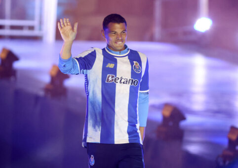T. Silva completed his semester stage with the Porto team.