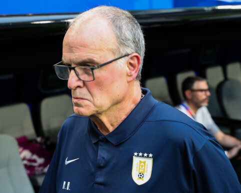 Furious M. Bielsa explained the decision to replace F. Muslera.