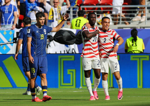 USA confidently advanced to the round of 16