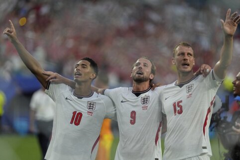 World Championship: Semi-final Argentina – England (live broadcast)