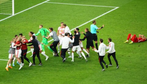Longtime RB Leipzig goalkeeper P. Gulacsi is nearing a departure.