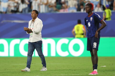 Bubista left the position of head coach of the Green Bay team.