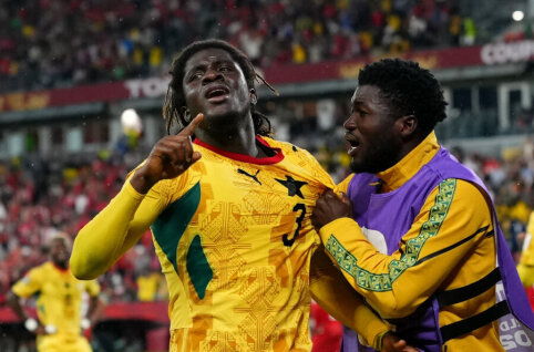 Ghanaian defender C. Yirenkyi will join the Coventry City team.