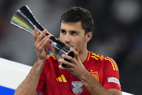 Man City rejected Barcelona's second offer for Rodri.