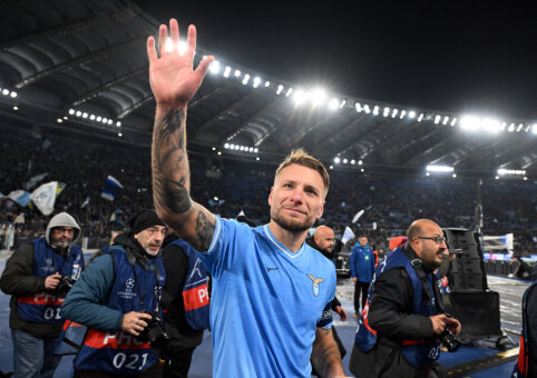 Sniper C. Immobile hung his soccer shoes on a nail
