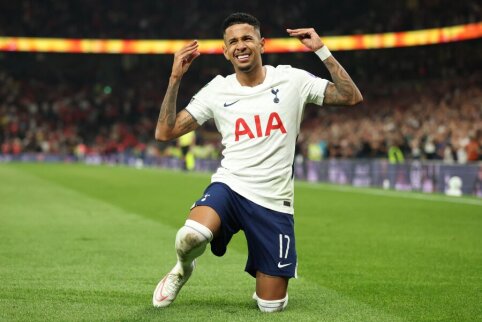 In the League Cup – a crushing victory for Tottenham and a fantastic debut for Savio