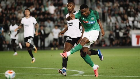 Kaunas Žalgiris stunned Beşiktaş, but the Turks advanced to the next stage.