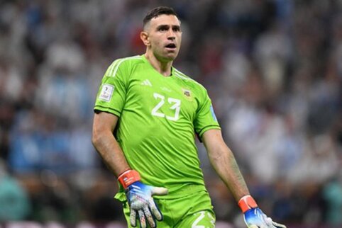 E. Martinez changes clubs in England
