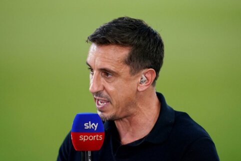 G. Neville points to the weak spot in Manchester United's squad.