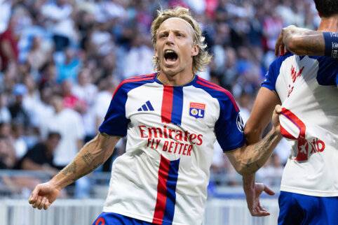 Lyon took care of Auxerre at home.
