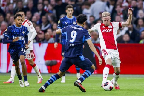 The defending champion PSV surpassed the Ajax club away.