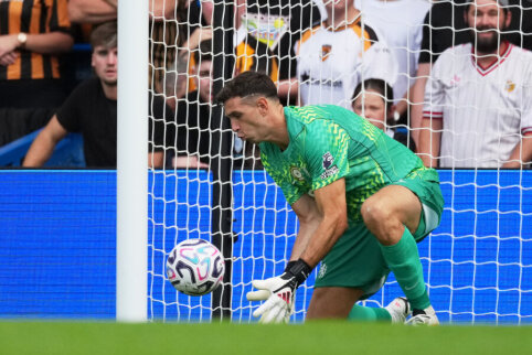Premier League: Chelsea fails to overpower the surprising Hull City, while Aston Villa loses again.