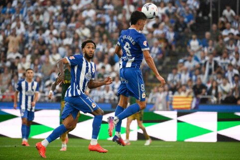 Deportivo, having started the season excellently, drew peacefully with the Betis team.
