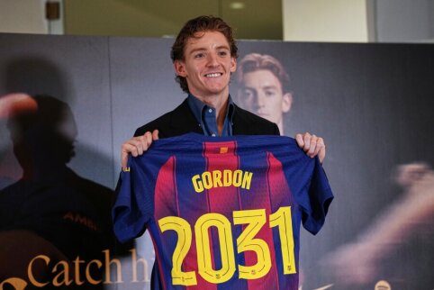 A. Gordon explained the differences between the England and Spain national teams.