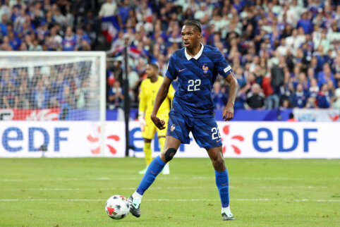 Frenchman J. Jaquet highlighted his fellow countryman as an ideal in football.