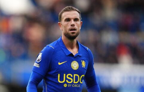 J. Henderson and J. Pedro duo led Chelsea to victory