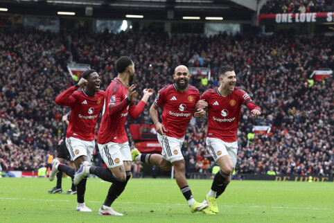 Man Utd players blamed TV cameras for poor performance