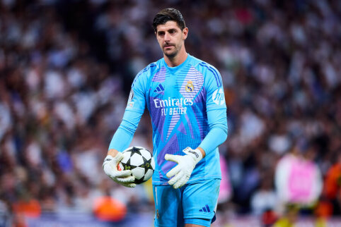 Real lose T. Courtois ahead of El Clasico