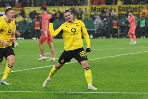 Borussia nearly threw away a cup win, but M. Sabitzer’s free kick settled everything
