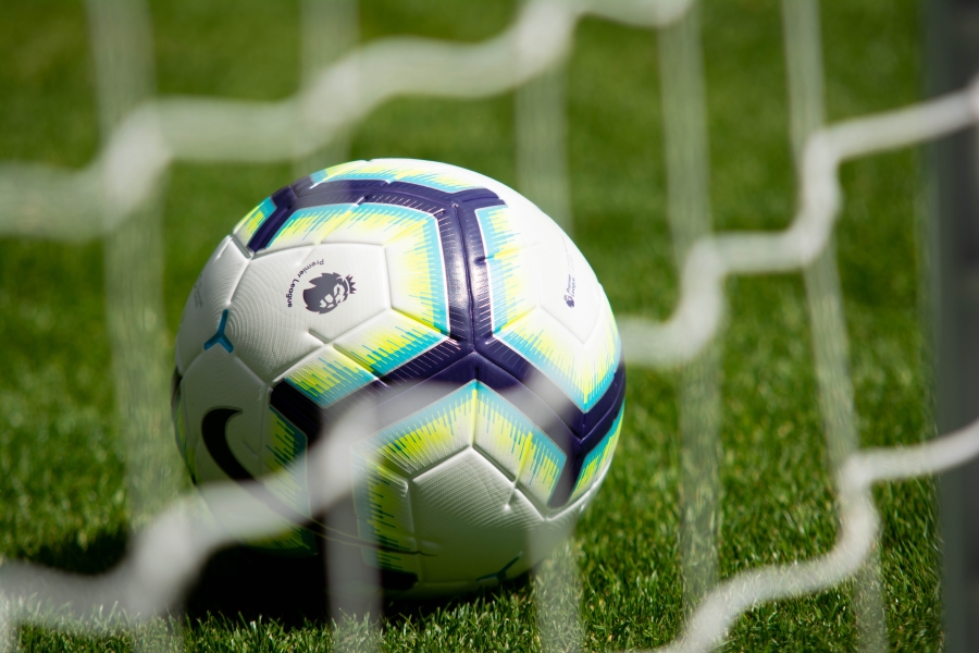 L. Suarez's goal seals an important victory for Uruguay