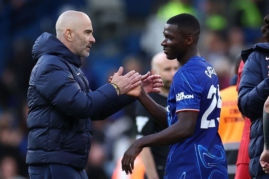 Chelsea triumphed over Liverpool in a vital battle.