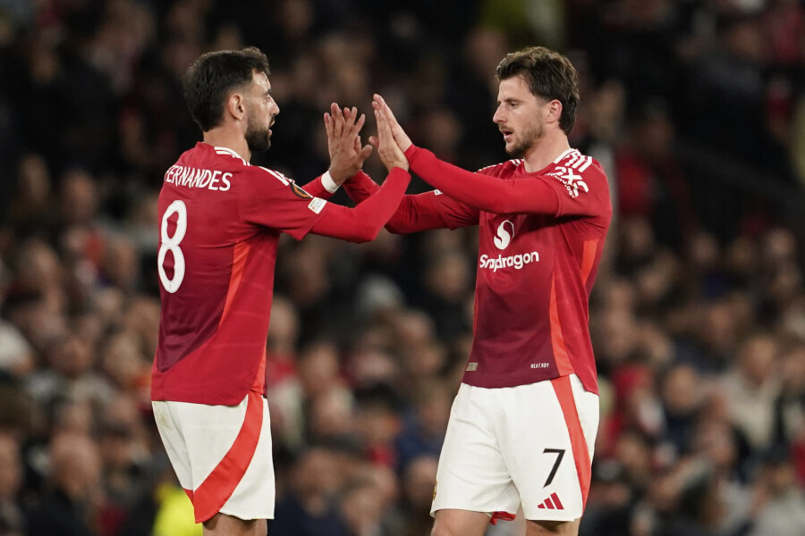 Manchester United team led by M. Mount and Casemiro - in the Europa League final