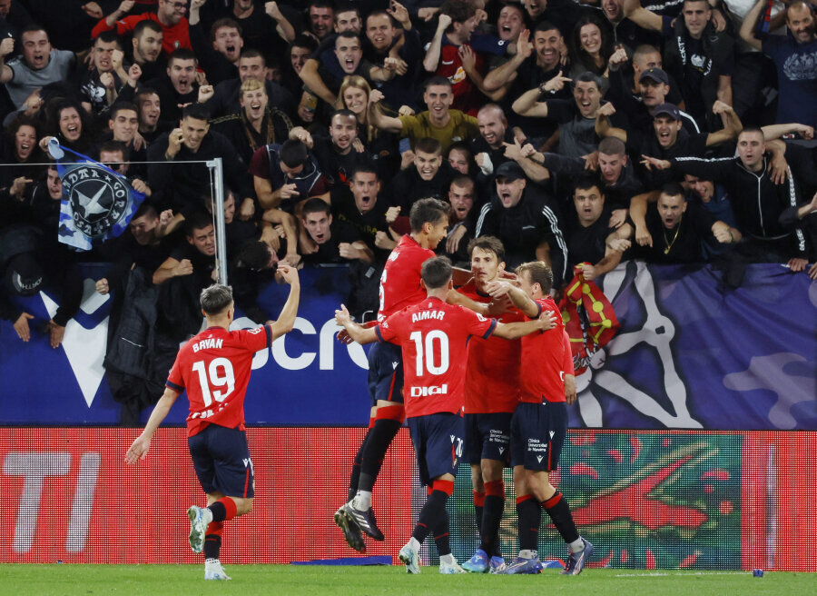 Osasuna, fighting for a place in Europe, defeated the Atletico club.