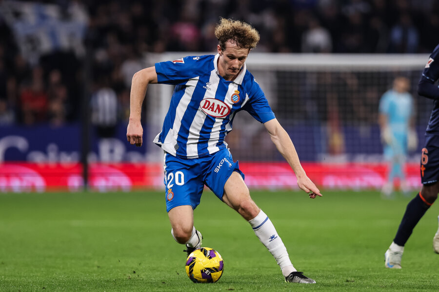 The Espanyol club won a crucial match and remained in the La Liga championship.