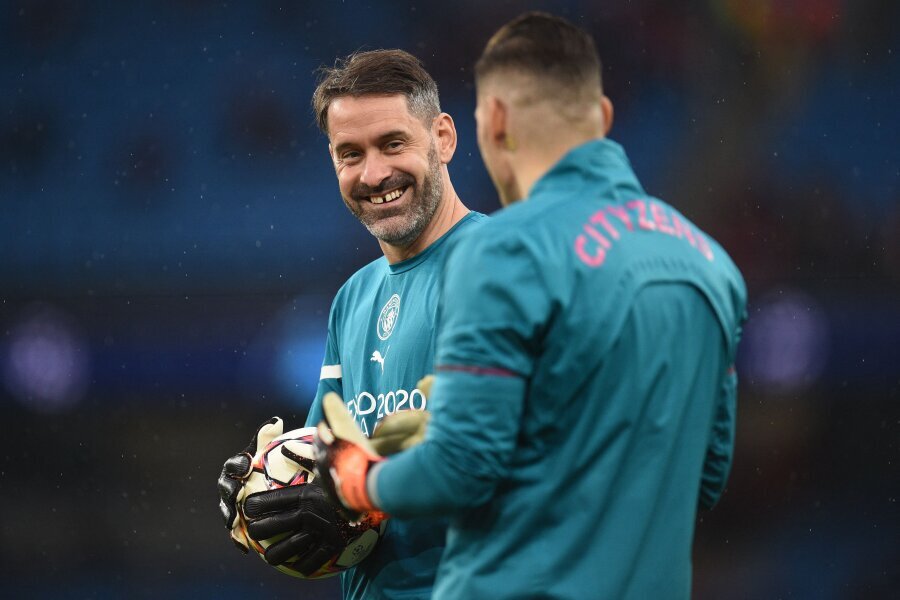 Man City will part ways with a player who wins trophies every ten minutes