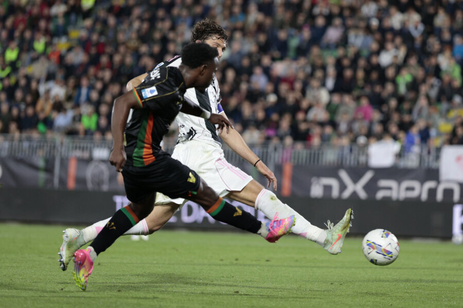 N. Savona signed a long-term contract with Juventus club.