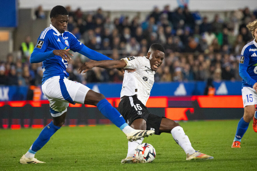 A. Sarr leaves the Lyon club and will play for Verona.