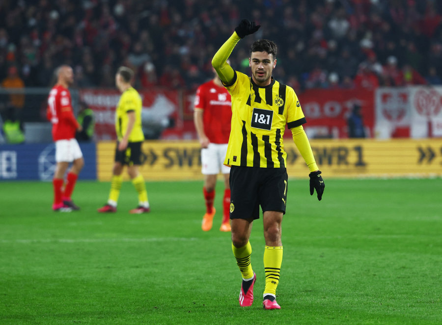 Dortmund's Borussia player G. Reyna agreed to move to the Parma club.