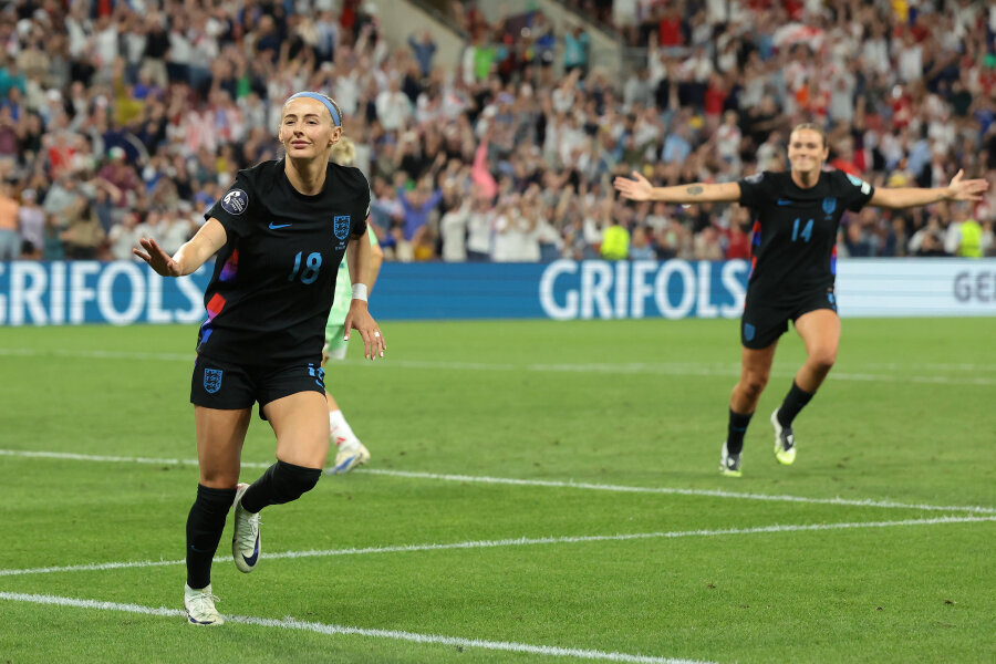 At the European Championship – another dramatic coal rescue, securing a ticket to the final.