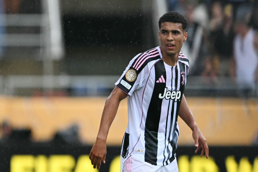 Juventus and Porto clubs will swap full-backs
