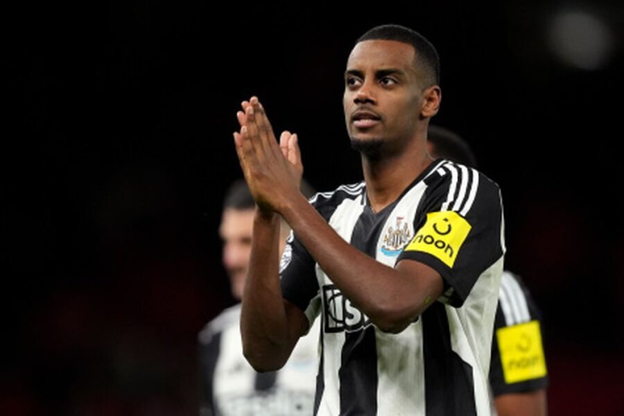 Newcastle rejected the first offer for A. Isak