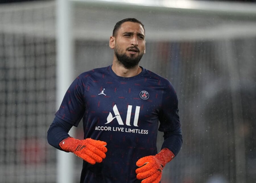 K. Mbappe is outraged by PSG's decision on G. Donnarumma