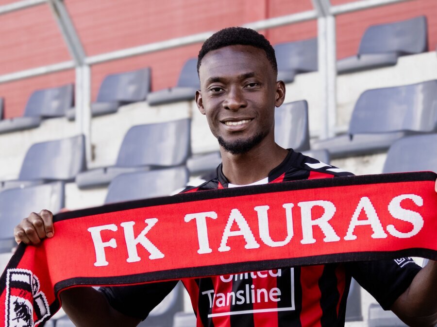 Tauras invites a famous newcomer