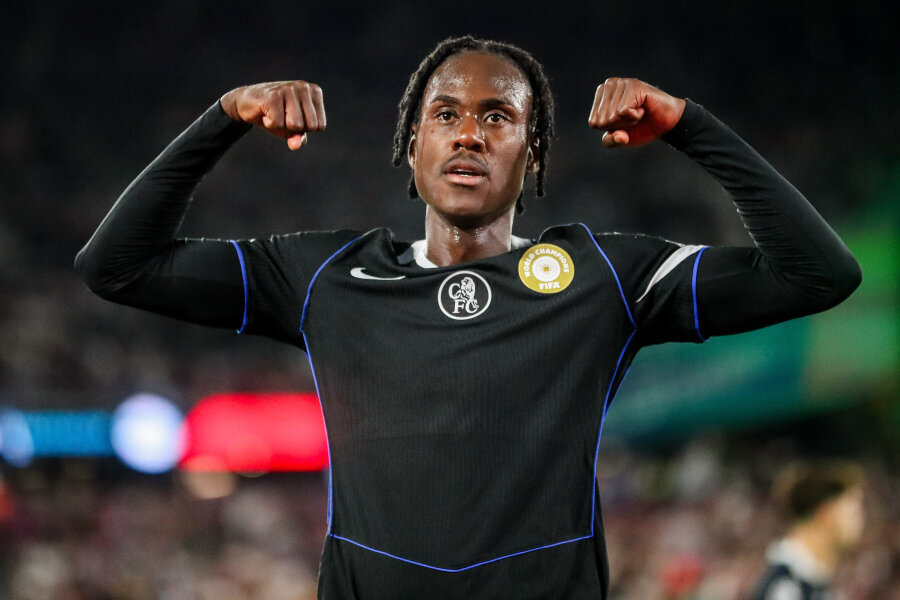 Chelsea team without C. Palmeri crushed West Ham in the London derby