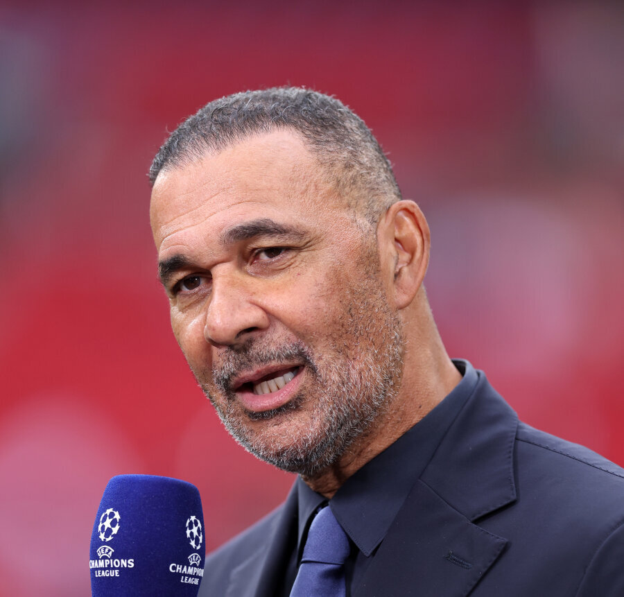 R. Gullit highlights examples of players who left: 'The problem is Manchester United'