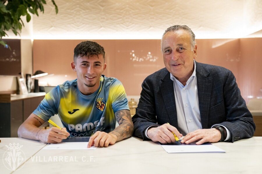 Y. Pino officially joined the Crystal Palace club