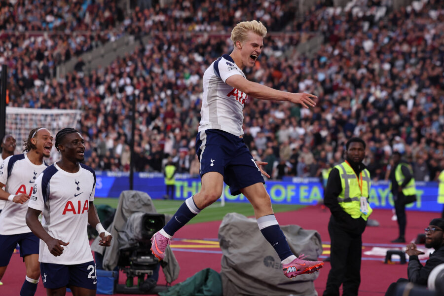 Tottenham handled West Ham in the second half.