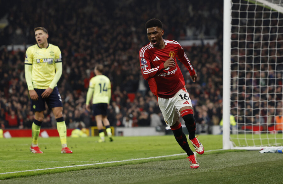 Manchester United players A. Diallo and N. Mazraoui will miss the match against Brentford.