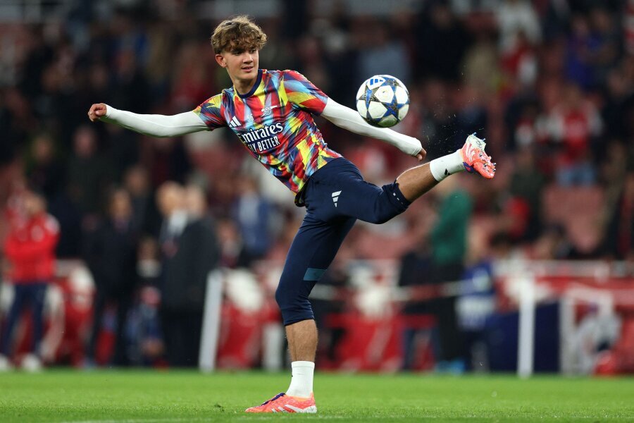 M. Arteta: "I would be blind if I didn't let M. Dowman play."